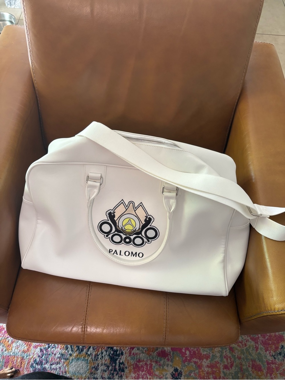 Plomo White Duffel Bag with Embroidered Crest